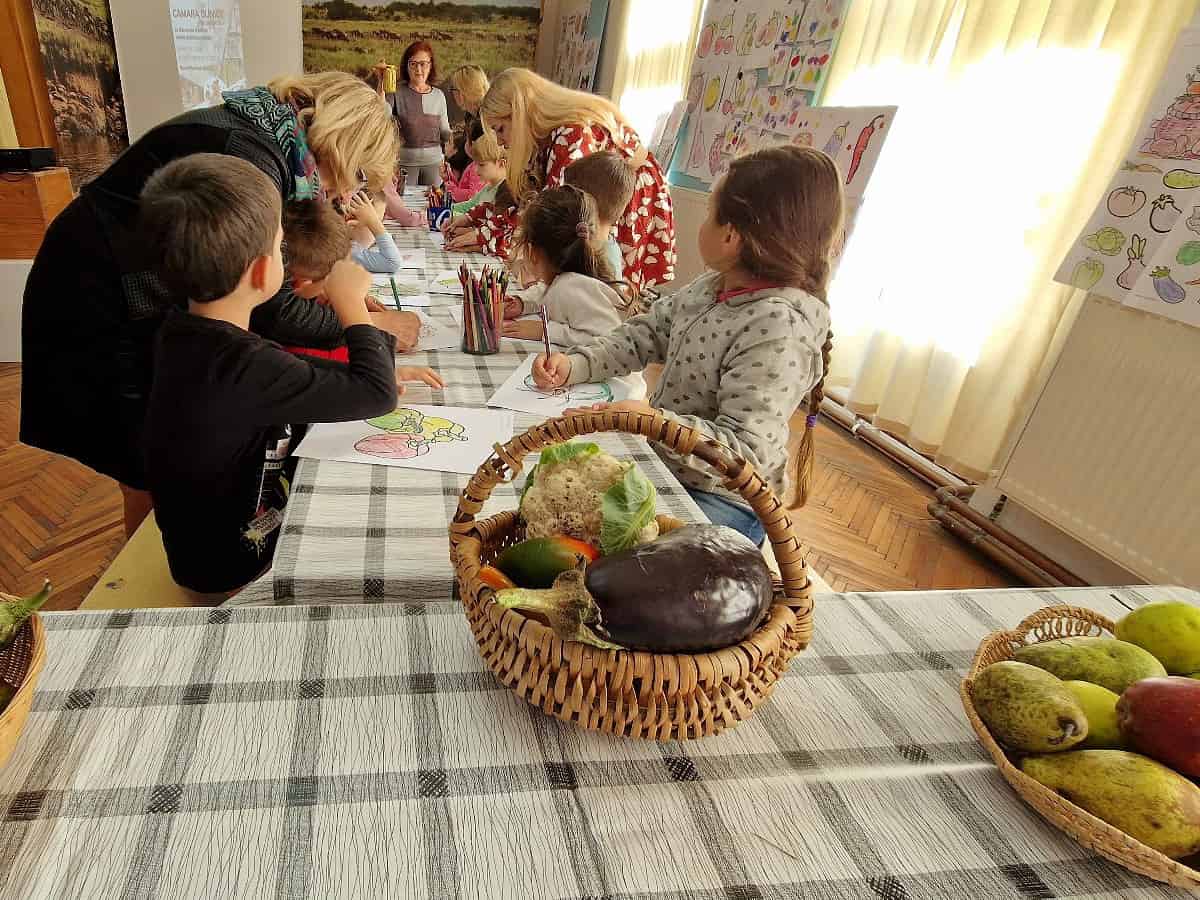 ateliere creative de toamnă. peste 150 de preșcolarii din mediaș au participat la ”cămara bunicii” (foto)