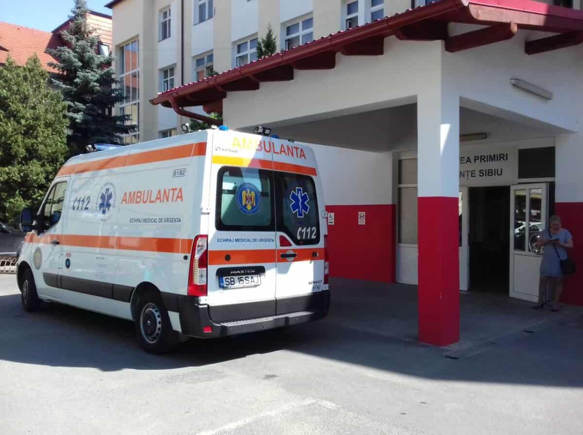 bătrânel în stare vulnerabilă, refuzat pentru internare de spitalul județean sibiu. vecin: „a cotizat la stat peste 30 de ani și acum este ignorat”