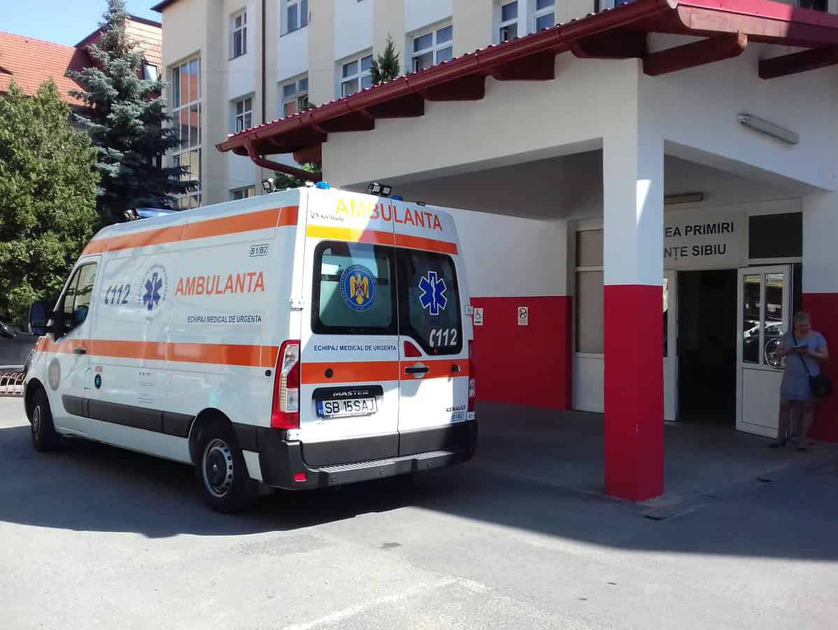 bătrânel în stare vulnerabilă, refuzat pentru internare de spitalul județean sibiu. vecin: „a cotizat la stat peste 30 de ani și acum este ignorat”