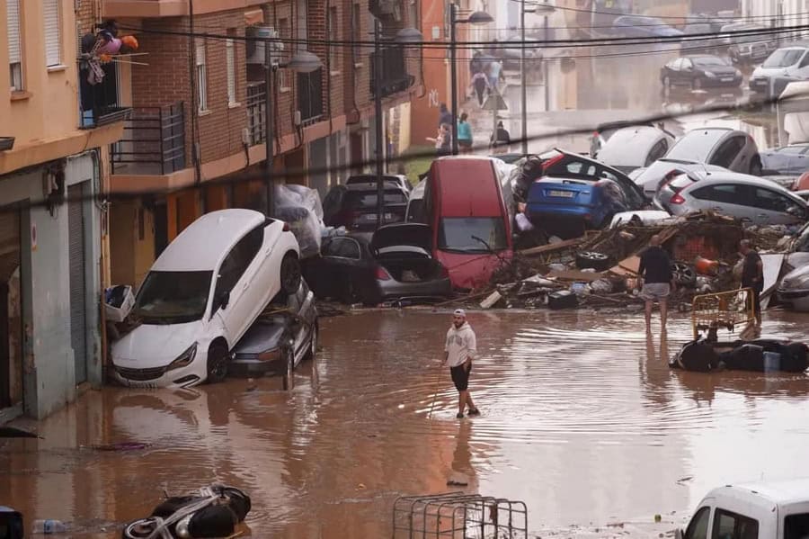 cel puțin 5 români dați dispăruți în urma inundațiilor catastrofale din spania