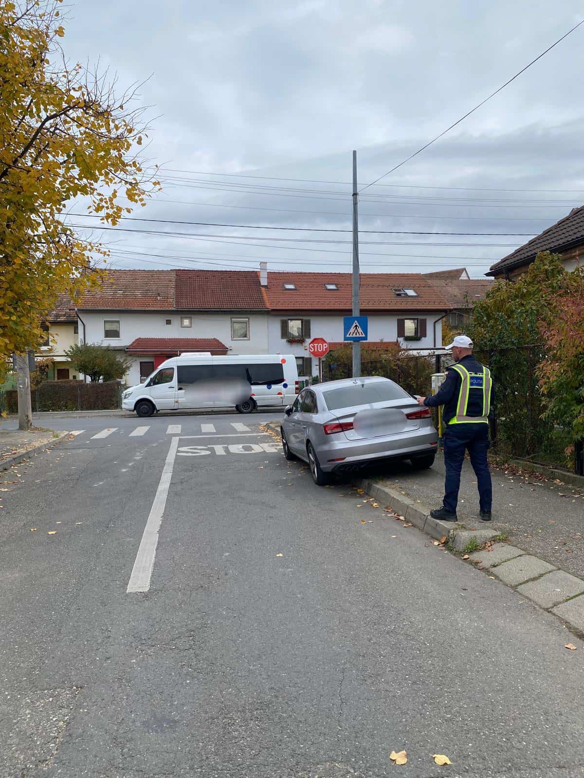 sibienii care parchează neregulamentar, în vizorul poliției. zeci de șoferi amendați (foto)