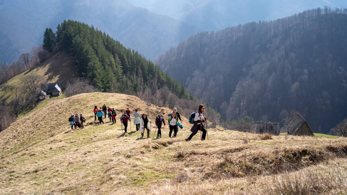 CJ Sibiu continuă programul Anii Drumeției. Peste 5.000 de oameni au mers în turele în natură organizate în 2024