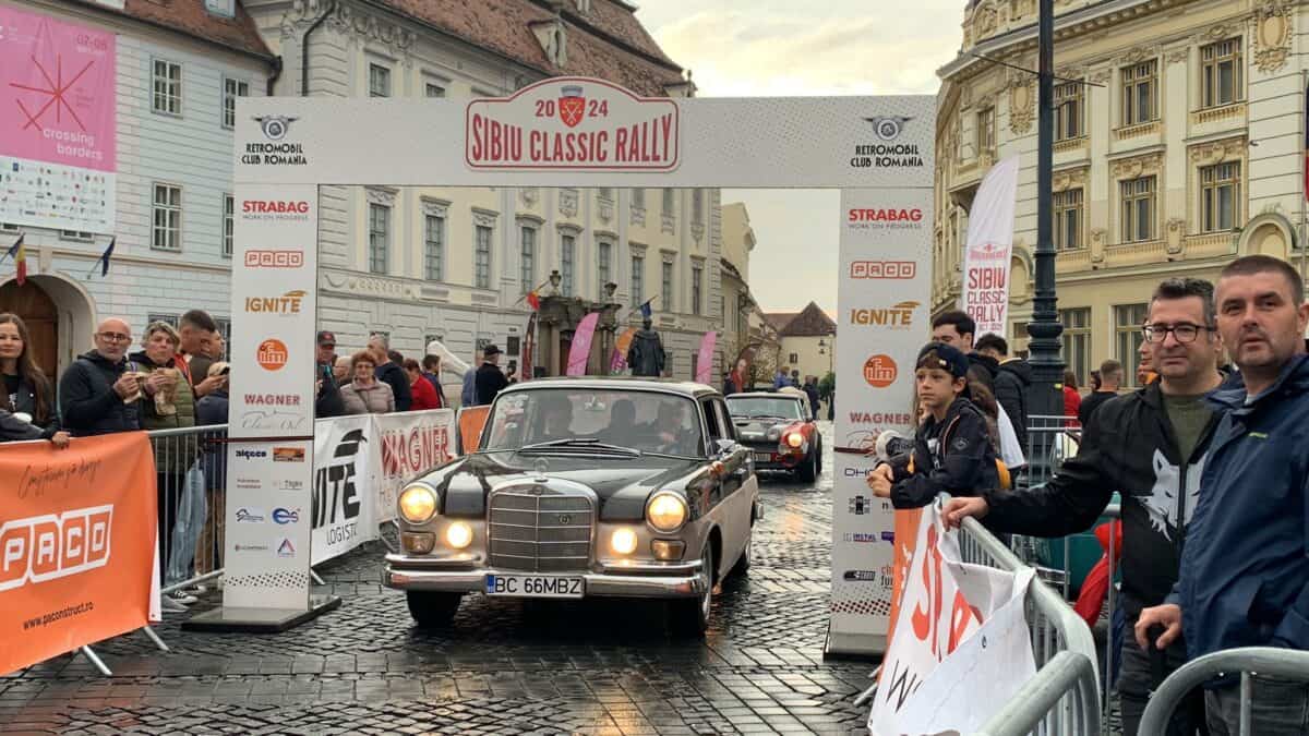 Retro Parada Toamnei de la Sibiu, un eveniment de succes în ciuda vremii capricioase (foto)