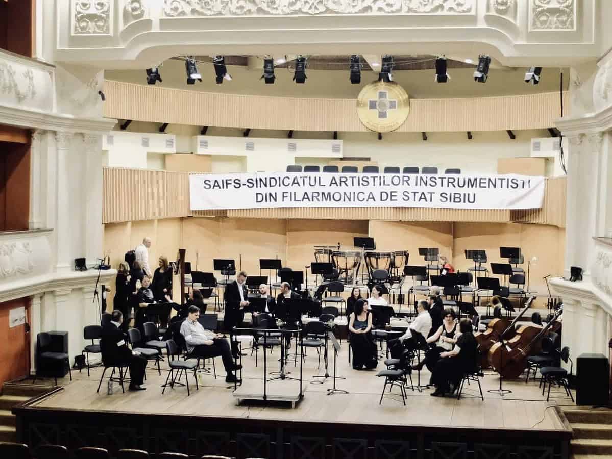 greva de la filarmonica din sibiu a fost amânată. sindicaliștii vin cu explicații