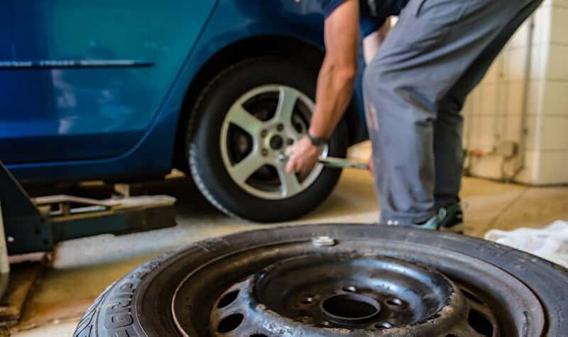 când trebuie schimbate anvelopele de iarnă. ce spune legea