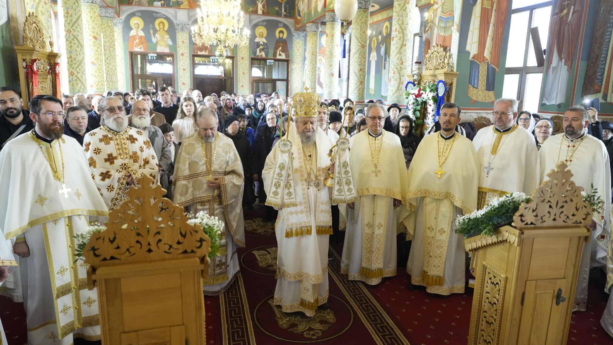 moment emoționant pentru locuitorii din turnișor. sute de credincioși au participat (foto)