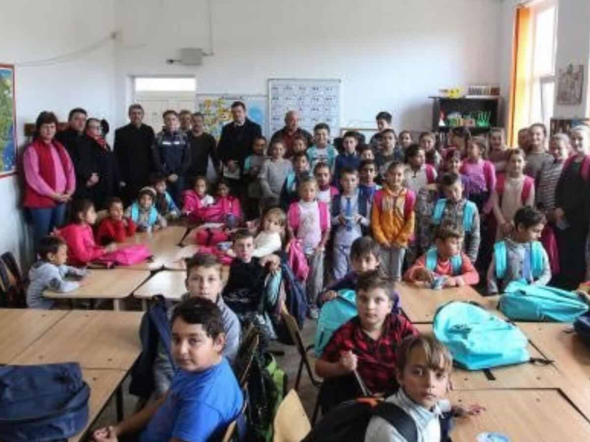 școala din bruiu, fără căldură în clase. elevii nevoiți să învețe în frig