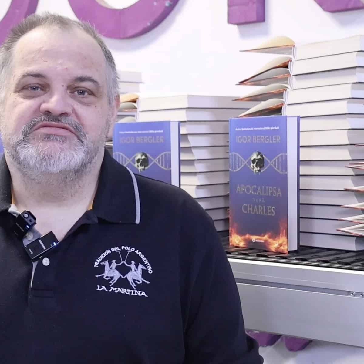 Un scriitor de succes susține echilibrul în politică