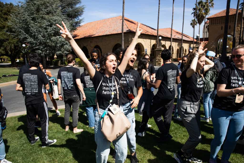 două studente din sibiu, în elita globală a inovatorilor de la renumita universitate din stanford. „munca noastră abia a început”