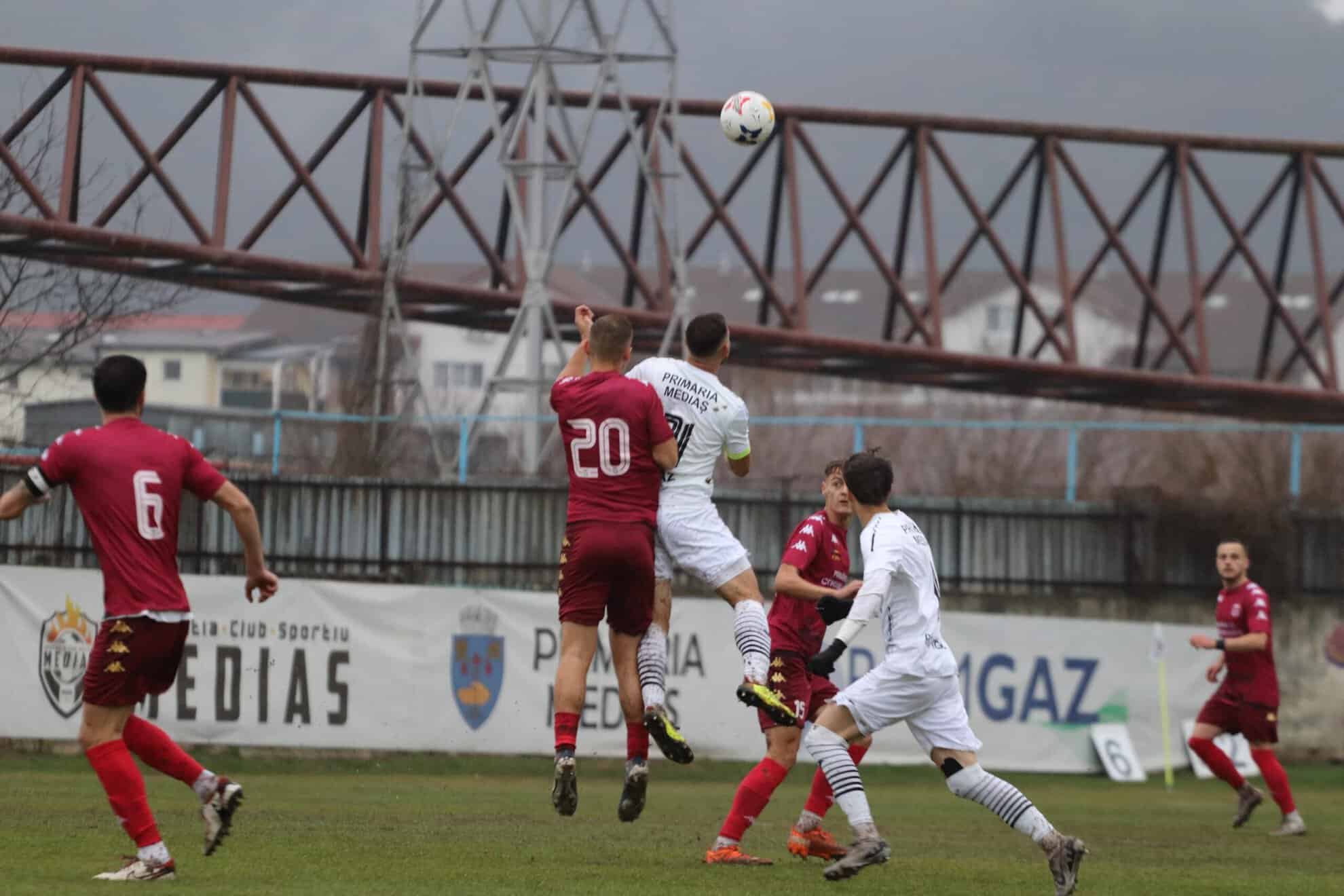 ACS Mediaș pierde în mocirla de pe ”8 Mai”. Tremură pentru play-off (video foto)