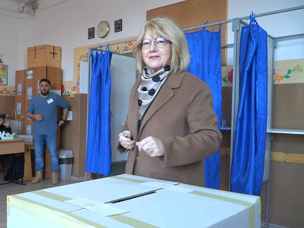 exclusiv primarul sibiului a fost la vot. astrid fodor: „am luat decizia cea mai înțeleaptă” (video)