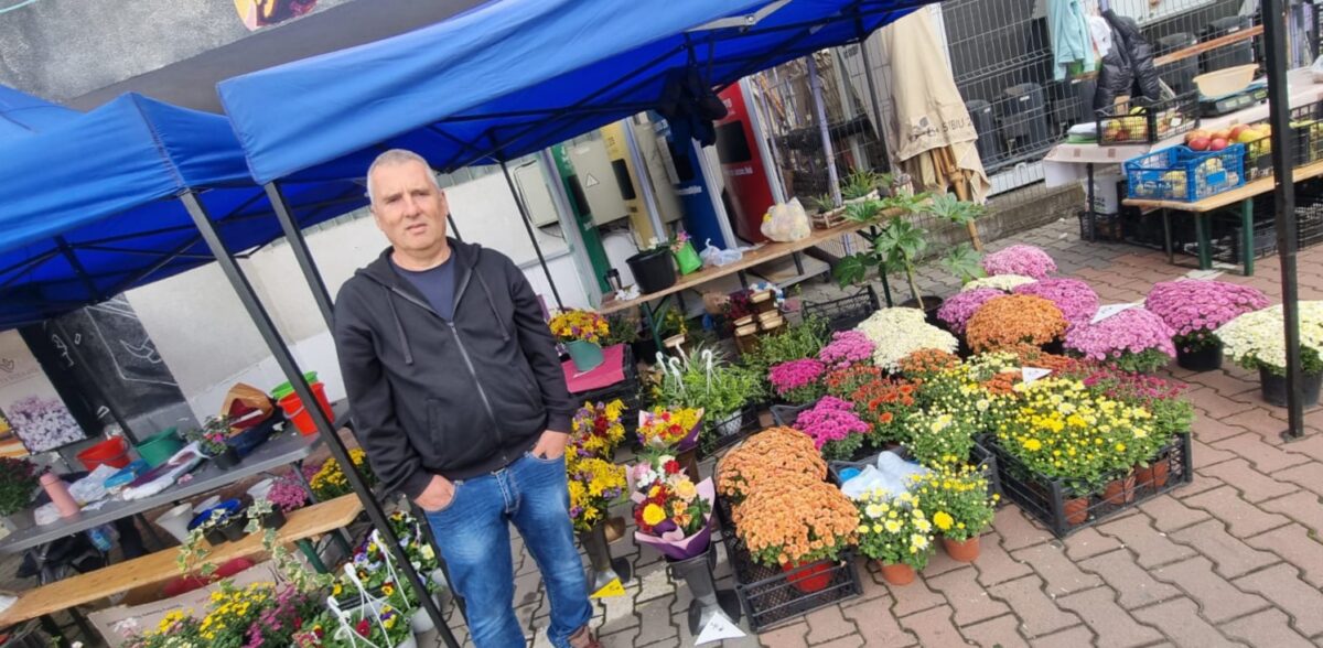 povestea domnului barbu, meșterul florilor din piața volantă transilvania (foto)