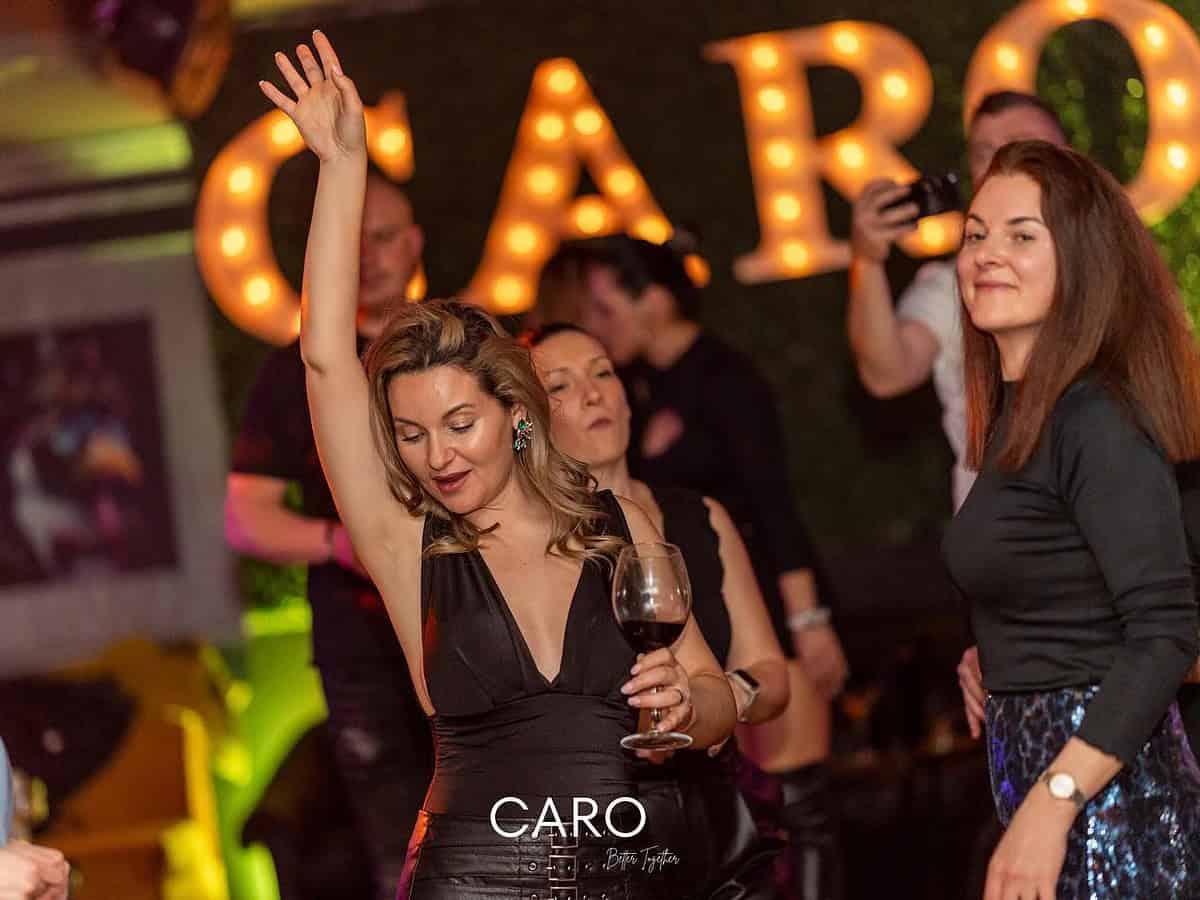 weekend cu petreceri intense la caro sibiu. urmează două nopți cu distracție pe cinste