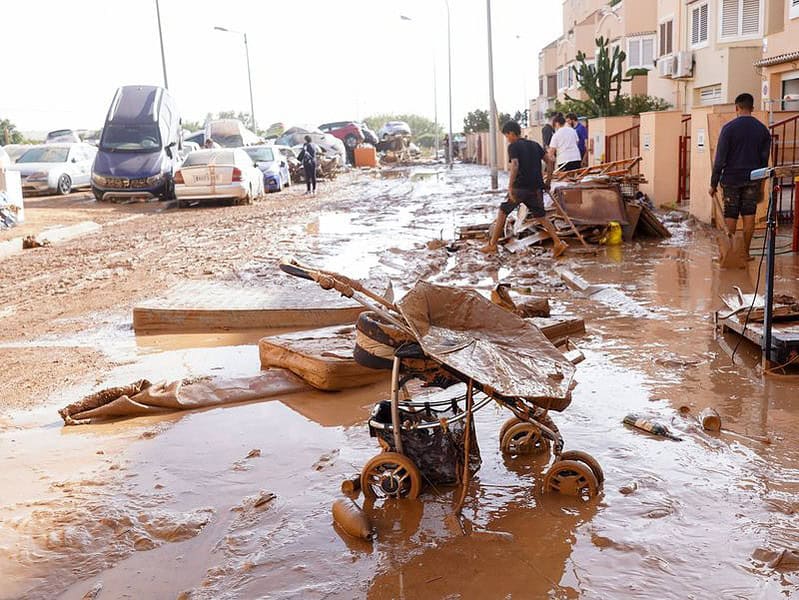 o familie de români printre victimele tragediei din valencia. numărul deceselor de apropaie de 200