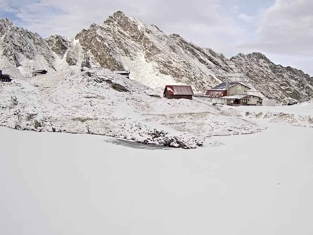 A nins la Bâlea Lac și Păltiniș. Recomandări importante de la Salvamont pentru turiști (video)