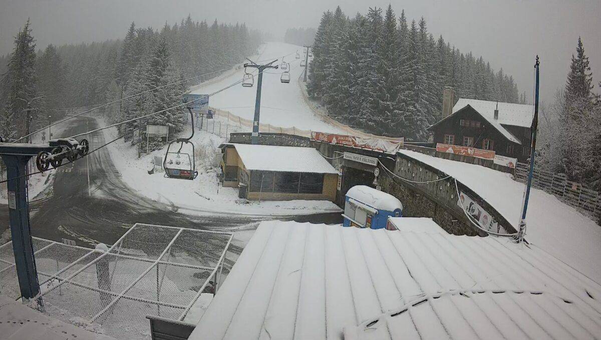 Codul galben de ninsoare prelungit la Sibiu. Ninge la Bâlea și Păltiniș