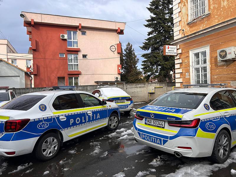 Peste 1.000 de polițiști, jandarmi și pompieri pregătiți pentru alegerile de duminică. Patrulează în zona secțiilor de votare din Sibiu