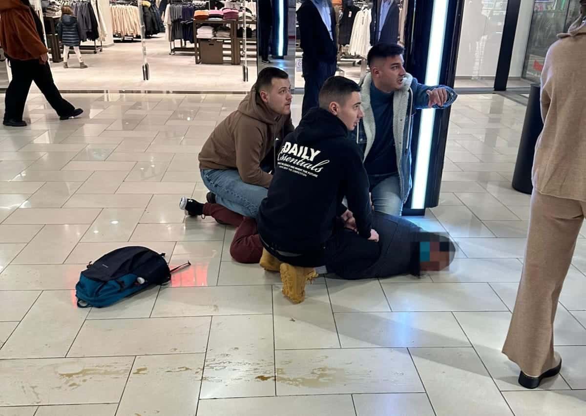 scandal în cel mai mare mall din sibiu. trei jandarmi aflați în timpul liber au intervenit (foto)