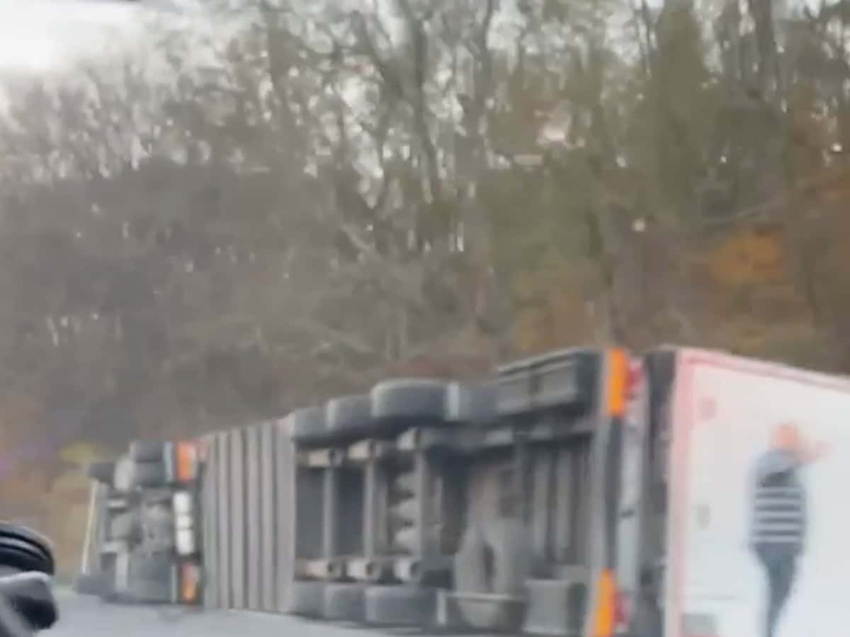 tir răsturnat pe dn14 la ieșire din ruși (video)