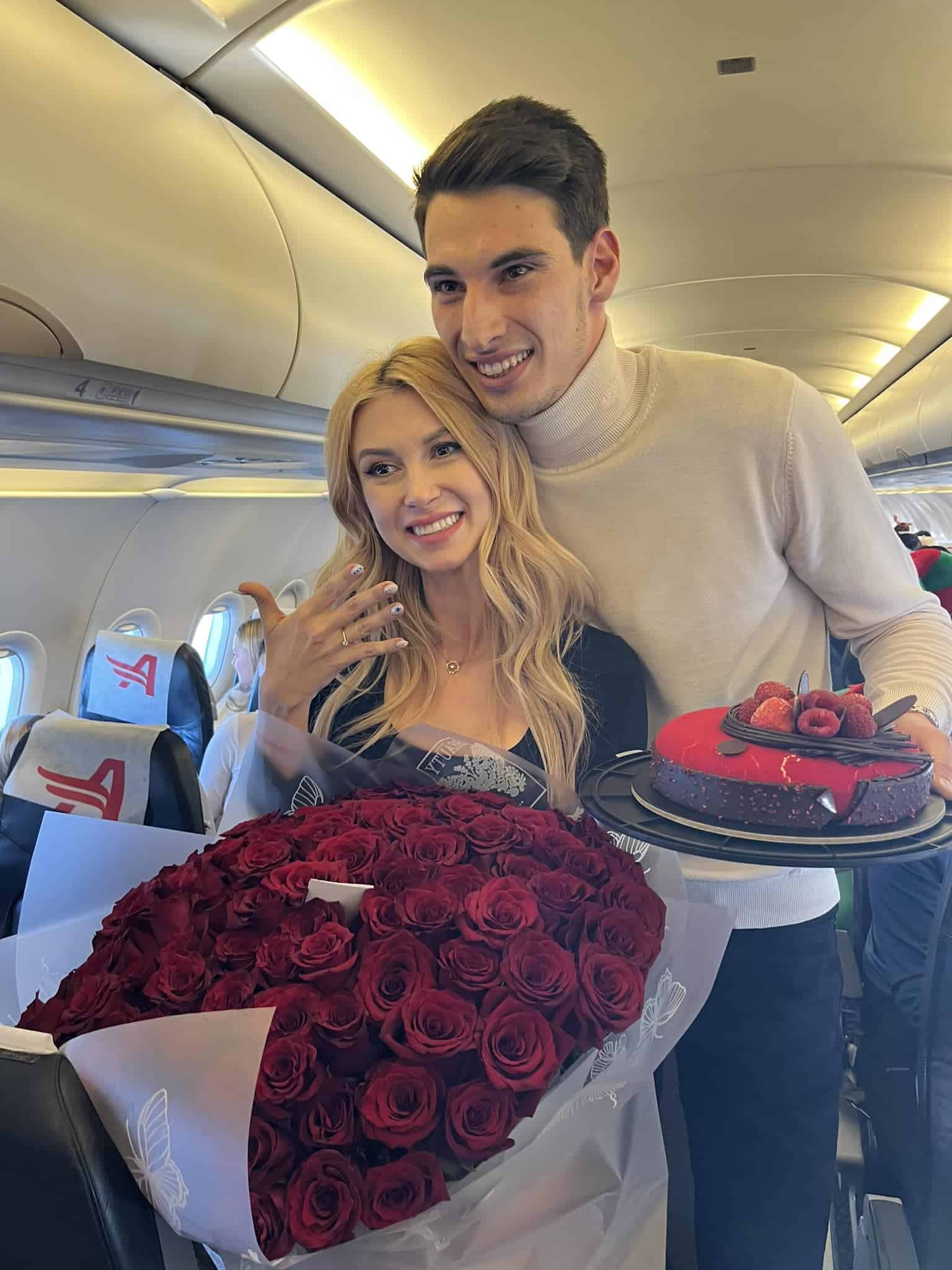 Motivul pentru care sibianul Victor Cornea a cerut-o pe Andreea de soție în avion: “A vrut să fie mai aproape de Divinitate”