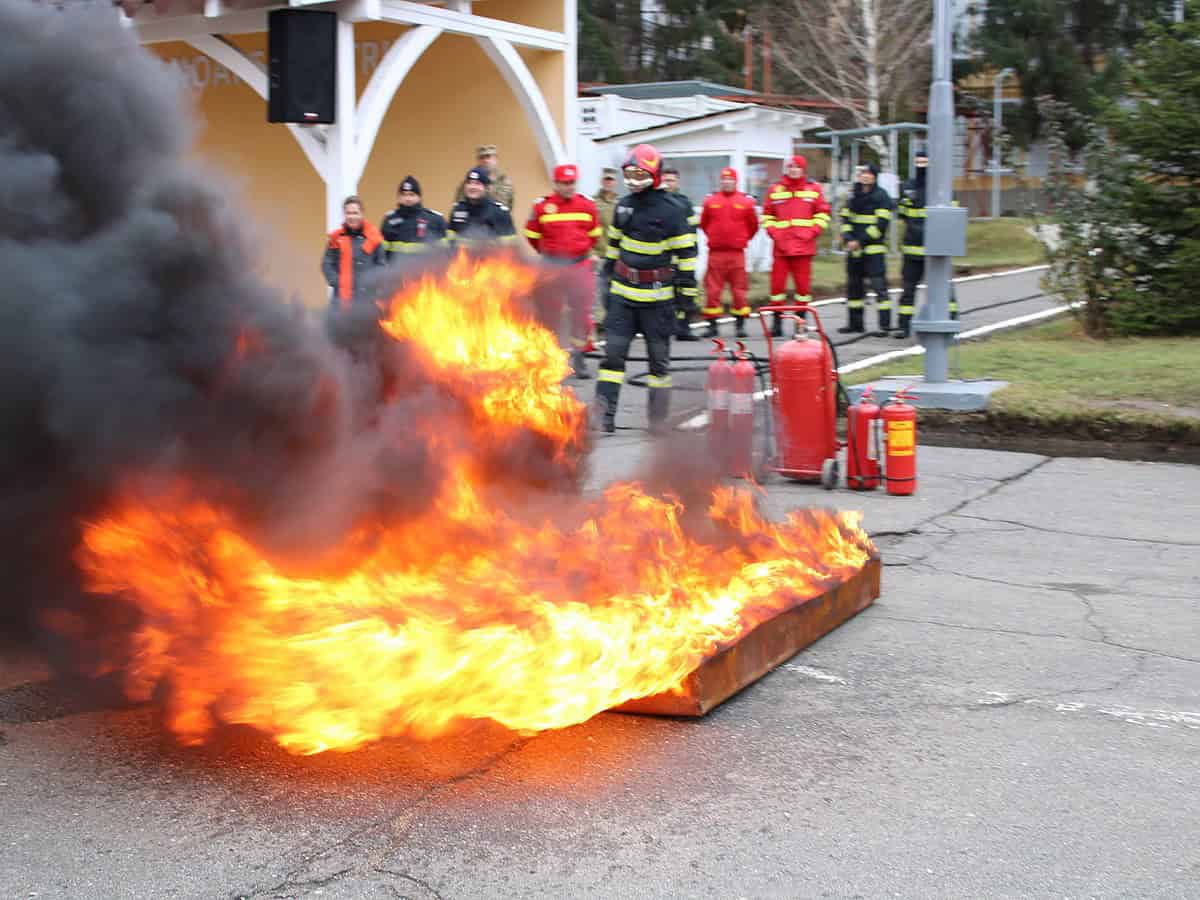 Simulare de incendiu la o școală din Sibiu (foto)