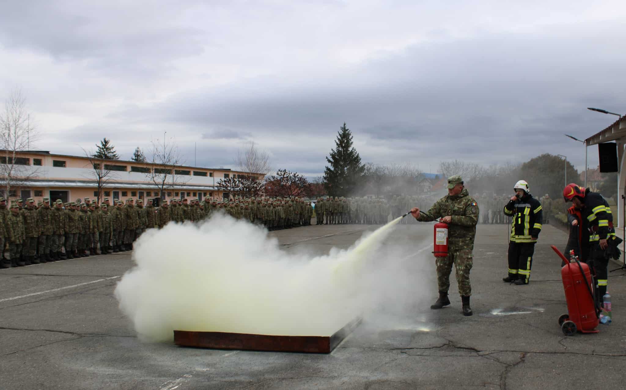 Simulare de incendiu la o școală din Sibiu (foto)