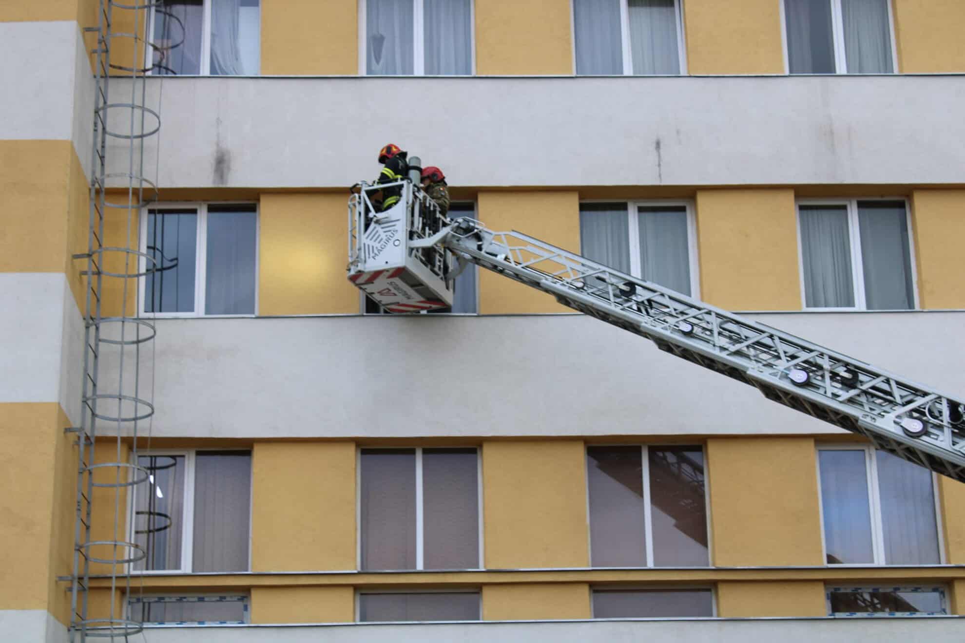 Simulare de incendiu la o școală din Sibiu (foto)