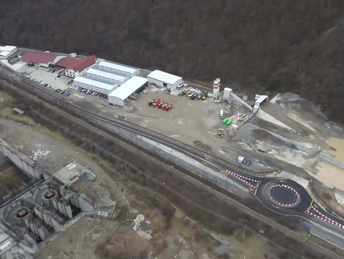 Lucrări în ritm bun pe lotul Boița - Cornetu la autostrada peste munți. Cel mai important viaduct prinde contur (video)