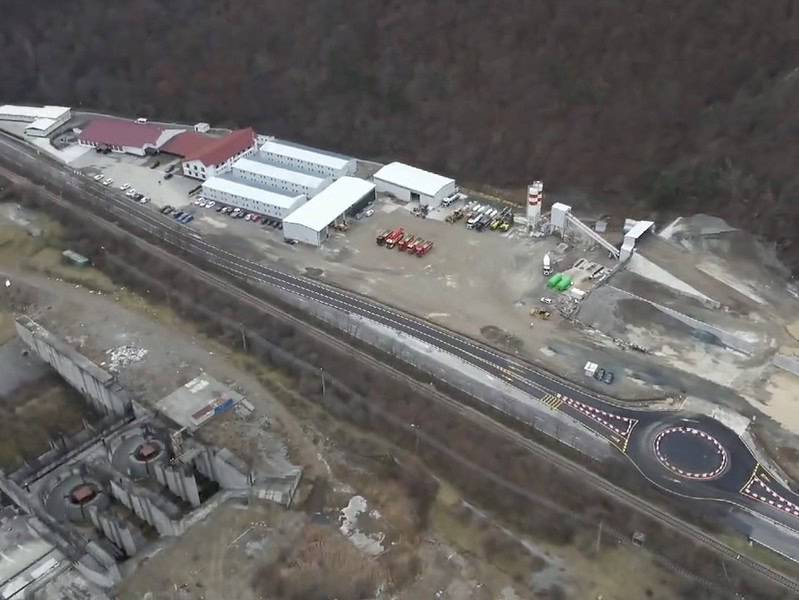 Lucrări în ritm bun pe lotul Boița - Cornetu la autostrada peste munți. Cel mai important viaduct prinde contur (video)