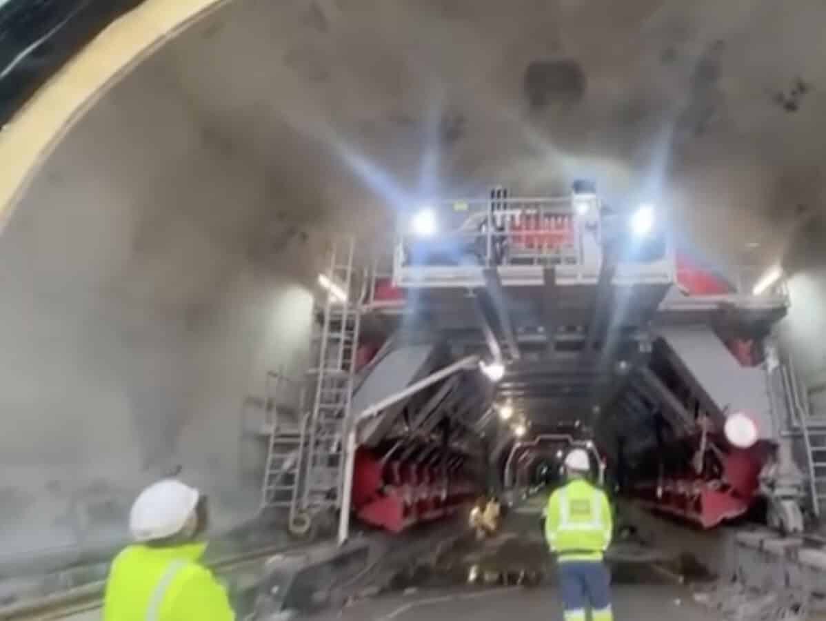 Lucrările la tunelul ”Daniela” de pe autostrada Sibiu – Pitești avansează vertiginos. Ar putea fi gata în 2025 (video)