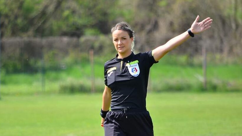 Sibianca polițistă care face carieră ca arbitru FIFA. Roxana Timiș: ”Visez să ajung la un Campionat Mondial” (video reportaj)