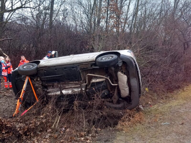 Accident grav între Șelimbăr și Cisnădie. Doi șoferi răniți (video)