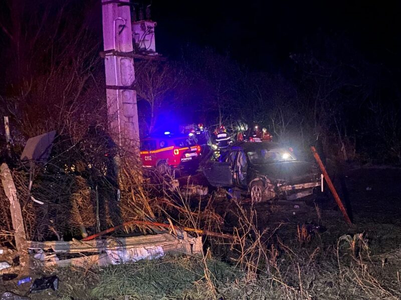 Accident grav pe DN1 la Veștem. Un tânăr a murit, iar alte două persoane au fost rănite (video)