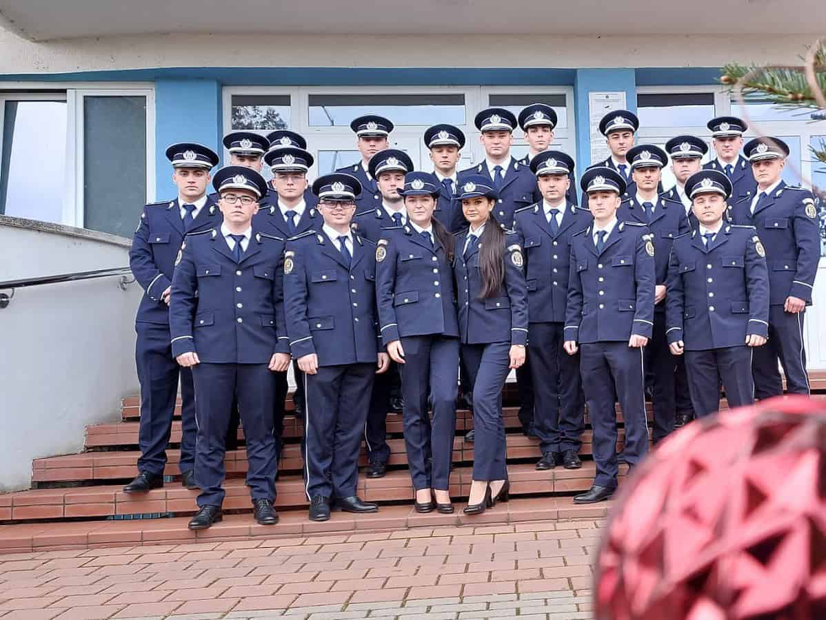 Nu mai puțin de 21 de agenți de poliție angajați la IPJ Sibiu. Se vor implica în rezolvarea problemelor comunității (foto)