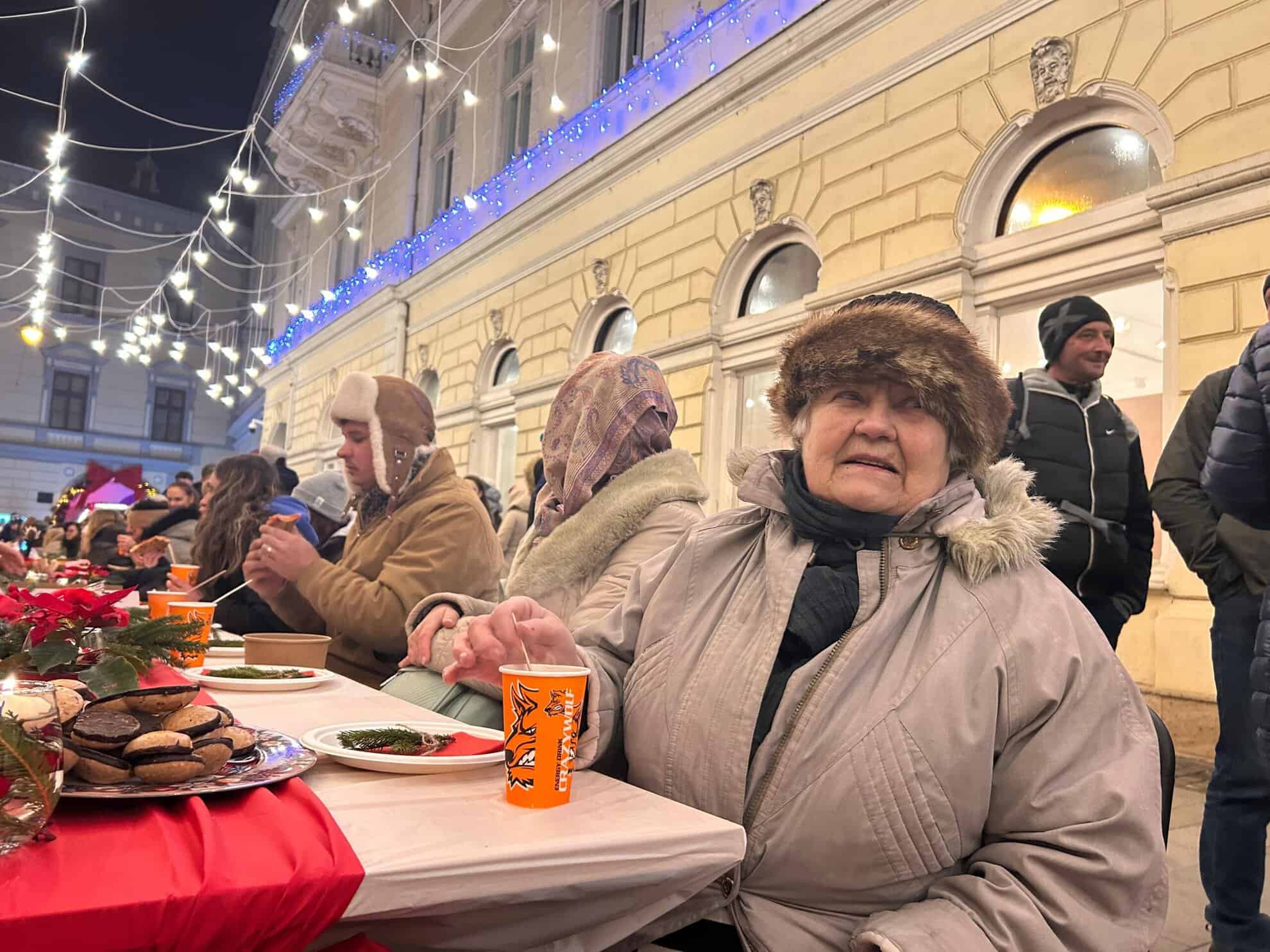 Sute de sibieni și turiști la „Community Dinner”, ediția a 2-a. „E cel mai frumos mod de a-ți cunoaște comunitatea” (foto, video)