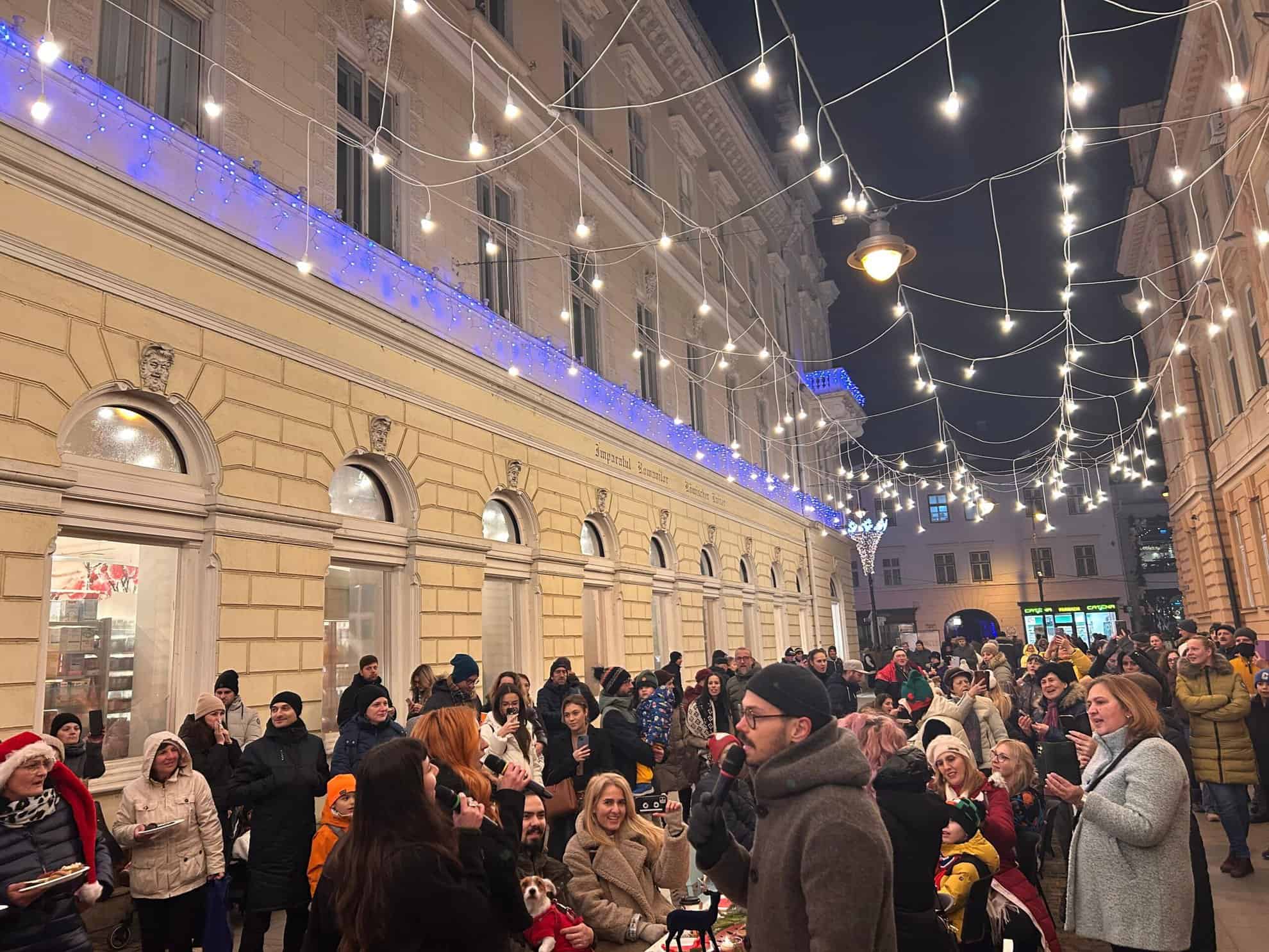 Sute de sibieni și turiști la „Community Dinner”, ediția a 2-a. „E cel mai frumos mod de a-ți cunoaște comunitatea” (foto, video)