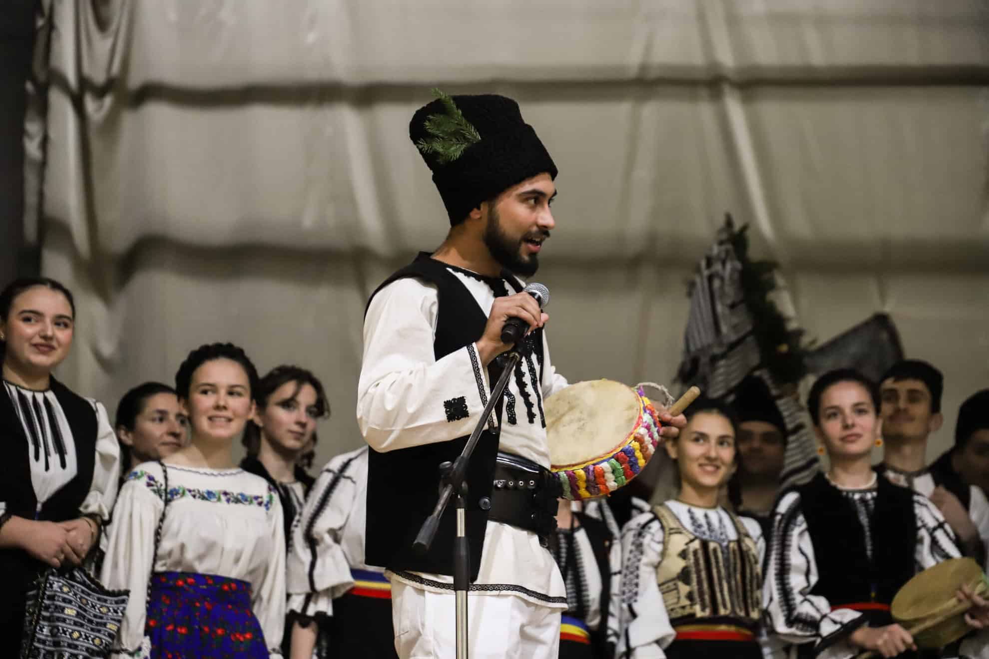 Spectacol deosebit cu coruri de la 5 școli din Sibiu, la concertul de colinde „Am pornit cu vestea bună” (foto)