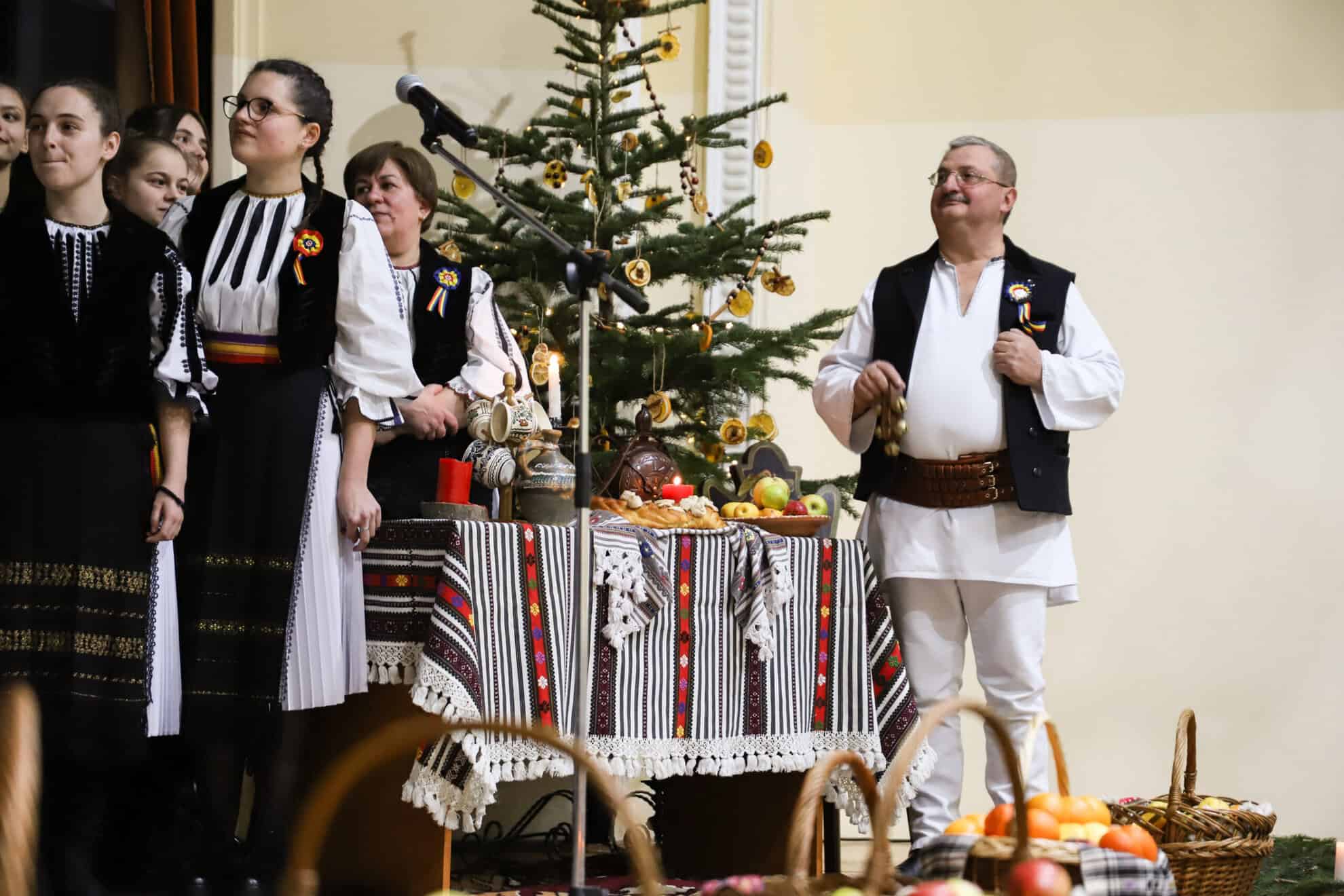 Spectacol deosebit cu coruri de la 5 școli din Sibiu, la concertul de colinde „Am pornit cu vestea bună” (foto)