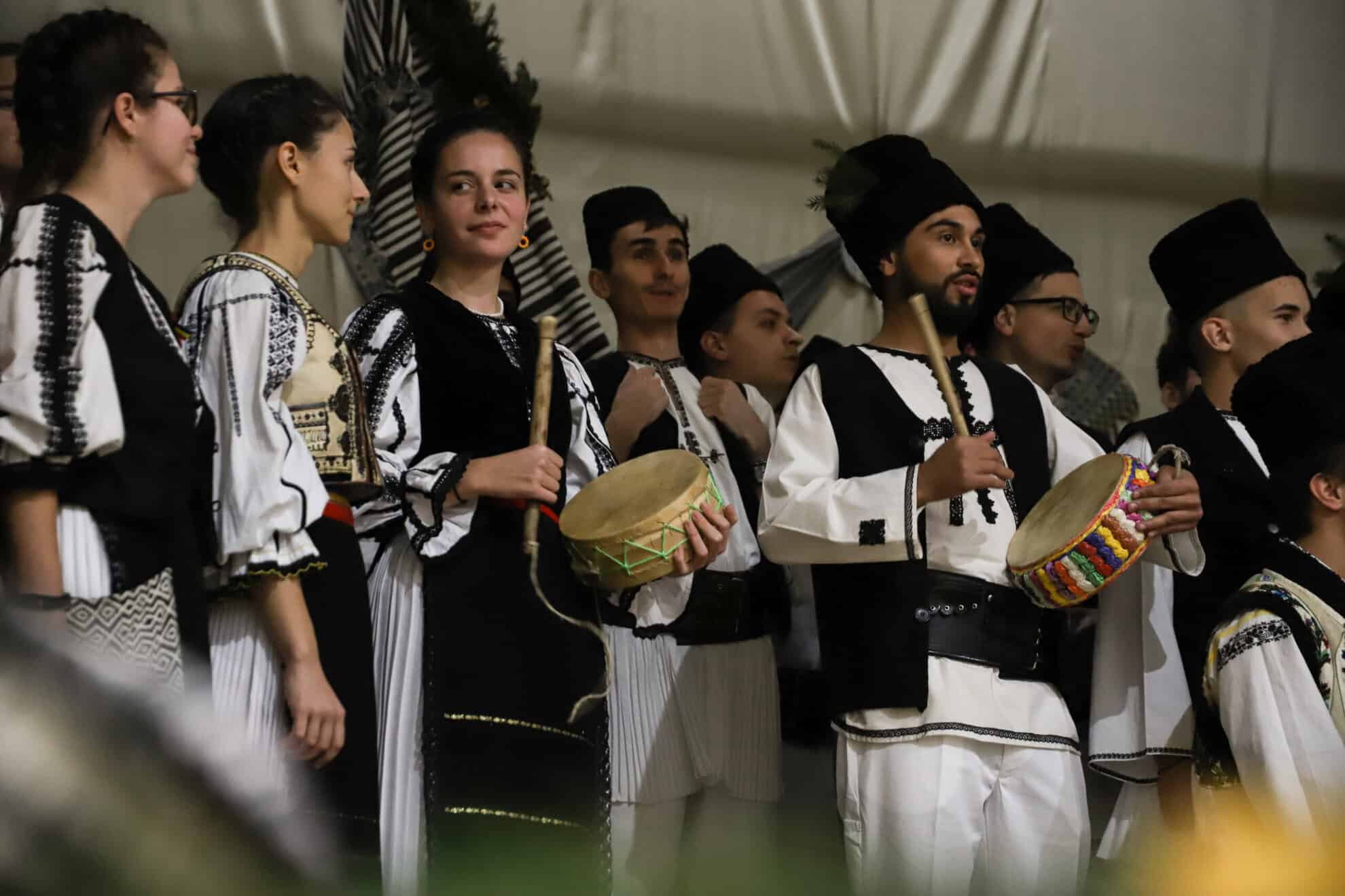 Spectacol deosebit cu coruri de la 5 școli din Sibiu, la concertul de colinde „Am pornit cu vestea bună” (foto)