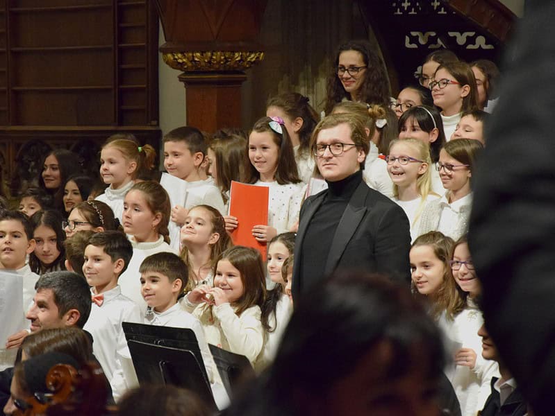 Concert de Crăciun cu scop caritabil la Sala Thalia. Elevii de la Liceul de Arte strâng bani pentru școală