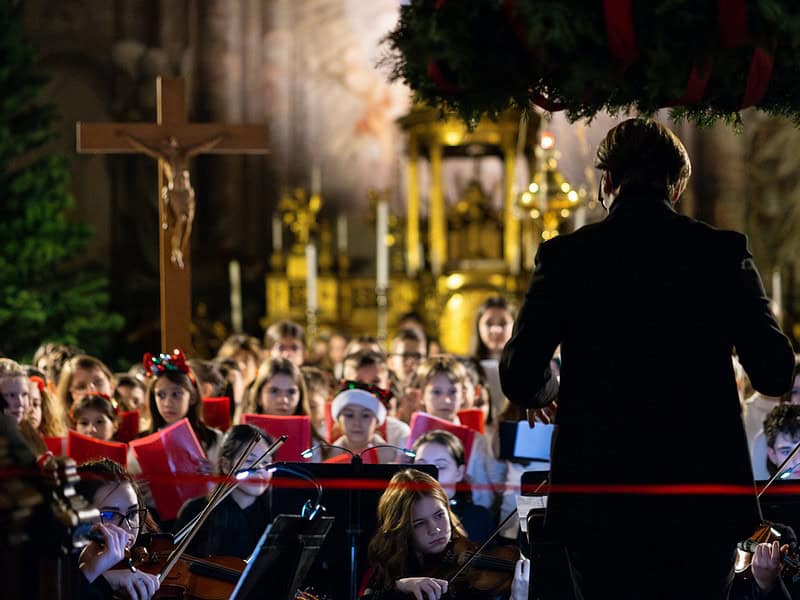 Concertul de Crăciun al copiilor, un eveniment emoționant la Filarmonica din Sibiu