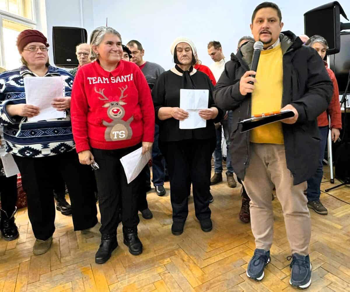 Serbare de Crăciun la Spitalul Clinic de Psihiatrie din Sibiu. Colinde și surprize pentru pacienți