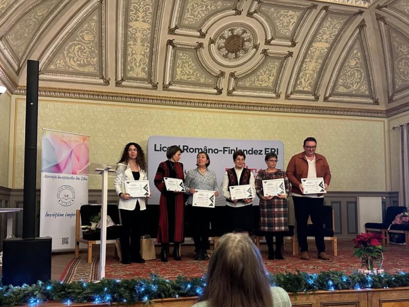 Șase dascăli premiați la Gala Învățătorilor din Sibiu. Rodica și Sebastian de la școala din Ocna Sibiului, cei mai de succes manageri (foto)