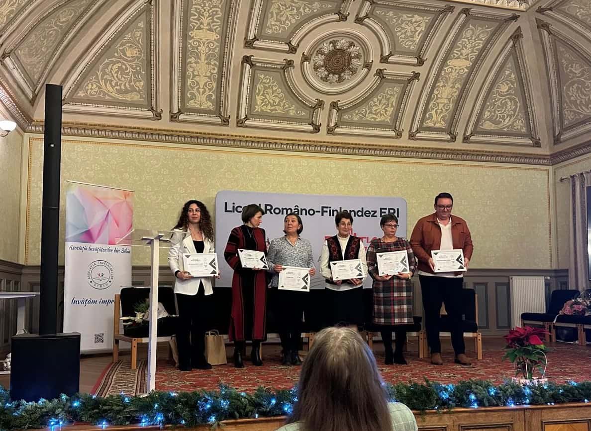 Șase dascăli premiați la Gala Învățătorilor din Sibiu. Rodica și Sebastian de la școala din Ocna Sibiului, cei mai de succes manageri (foto)