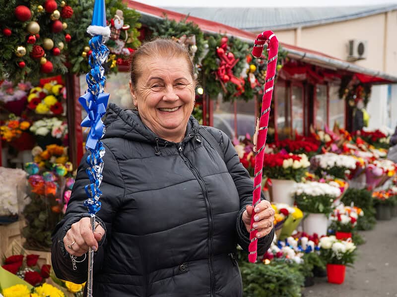 Au apărut comercianții cu produse de Moș Nicolae, în centrul Sibiului. Nuielușele sunt la mare căutare (foto)