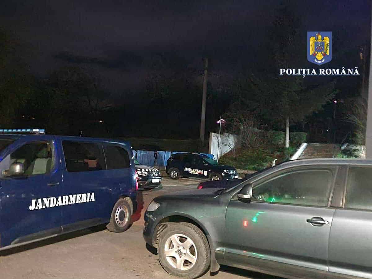 Percheziții în Vâlcea la hackeri care au înșelat sute de oameni prin anunțuri false. Frauda de peste 100 milioane euro (foto)