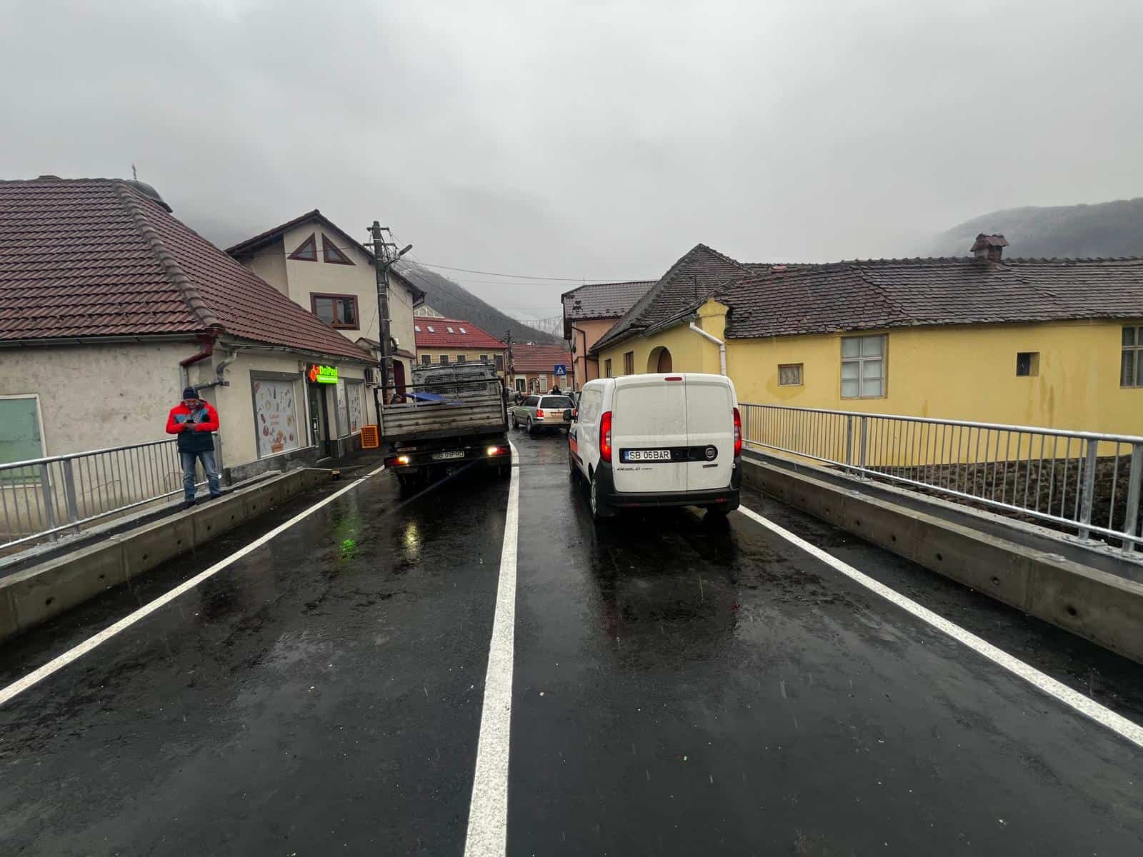 Pod nou inaugurat în centrul comunei Sadu. A costat aproape 7 milioane lei (foto)