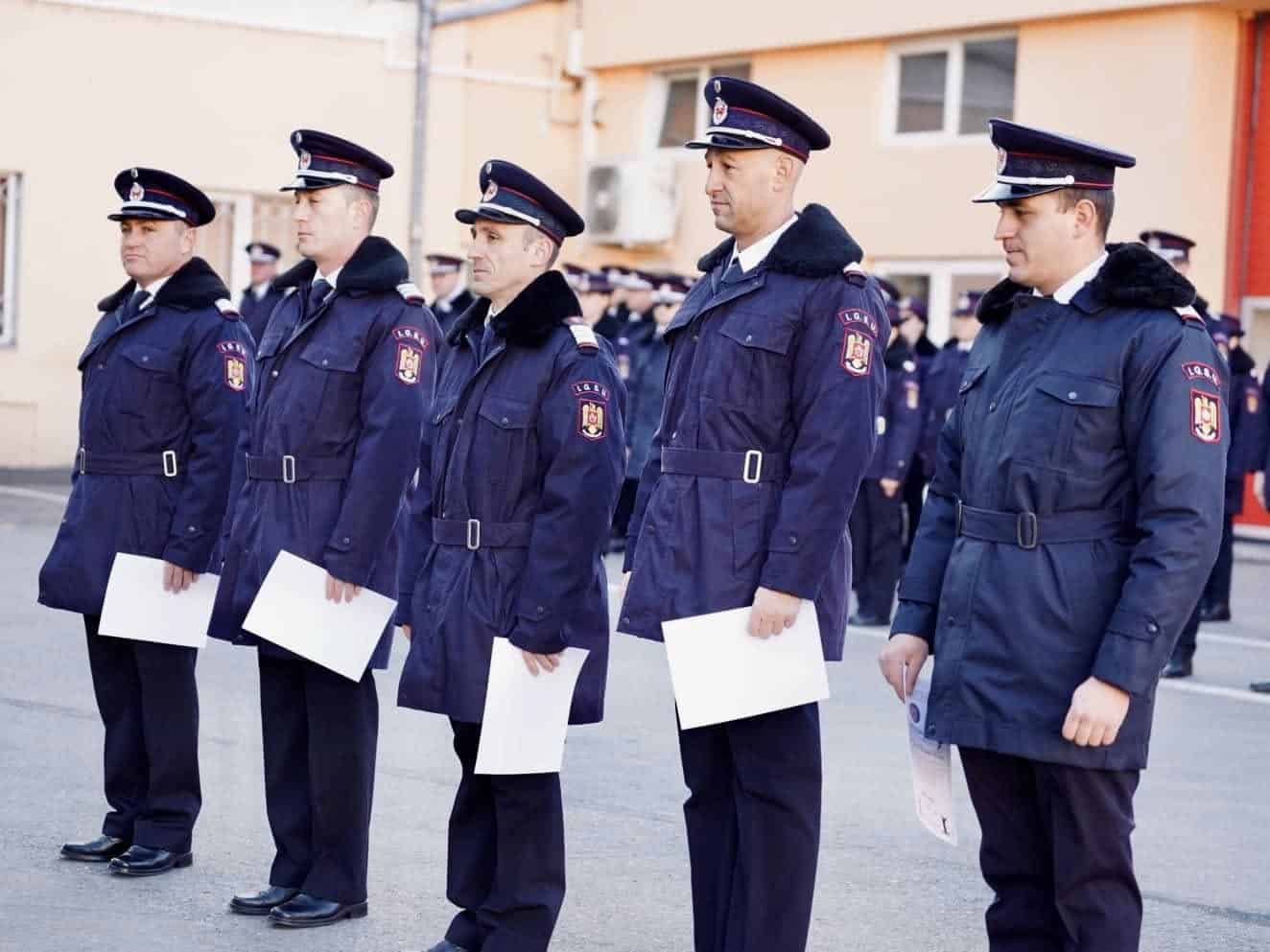 Șase ofițeri și 5 subofițeri ISU avansați în grad la Sibiu (foto)