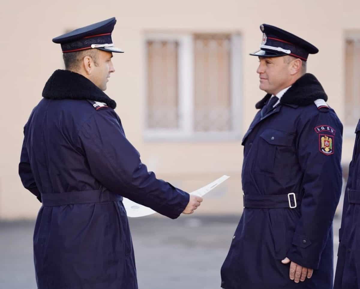 Șase ofițeri și 5 subofițeri ISU avansați în grad la Sibiu (foto)