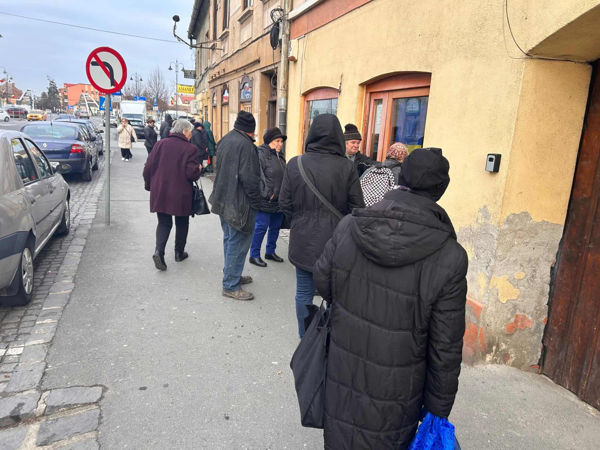 Second-hand-urile din Sibiu revin în trend. Pensionarii și tinerii, principalii clienți (video)